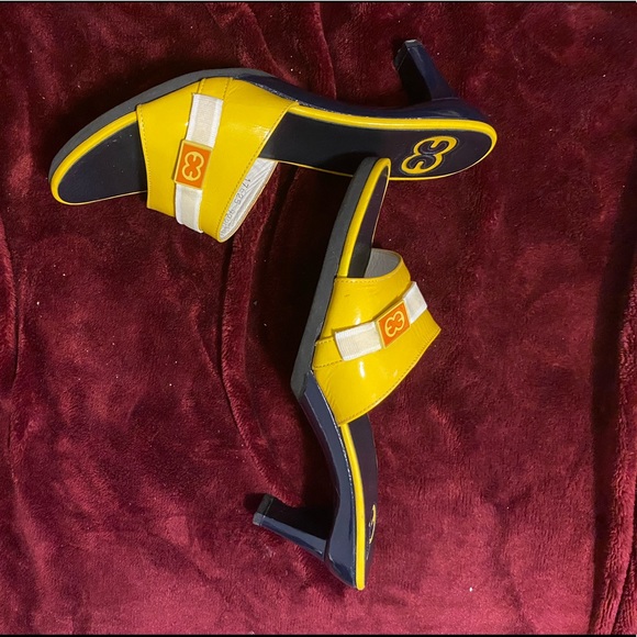 Heels - Picture 2 of 3